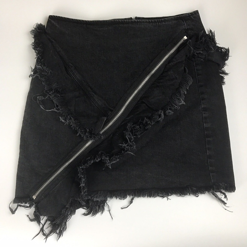 NWT Signature 8 Women's Size Small Black Skirt